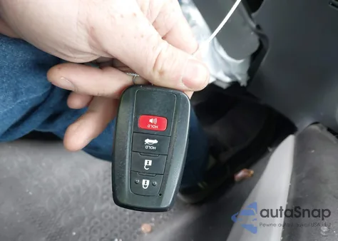 2021 Toyota Camry Le Hybrid z USA, uszkodzony, nr VIN 4T1H31AK3MU566826